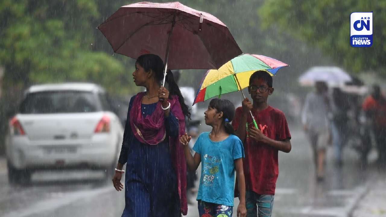 বজ্রবিদ্যুৎ সহ বৃষ্টির পূর্বাভাস দুই বঙ্গে! কেমন থাকবে আজকের আবহাওয়া জানুন