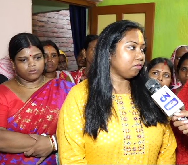 ফিরলেন প্রতিবাদী পিয়ালি, উচ্ছ্বাস সন্দেশখালিতে