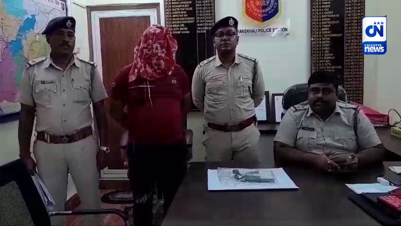 পুলিসের ভুয়ো পরিচয়ে তোলাবাজি ! আগ্নেয়াস্ত্র সহ গ্রেফতার ১