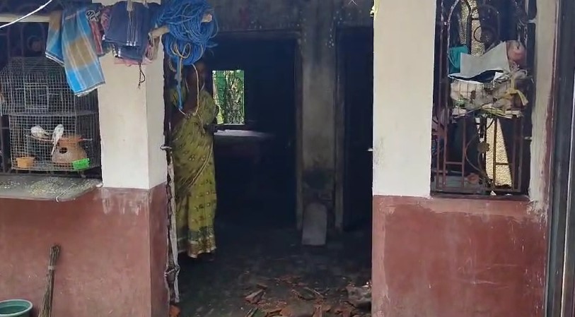 বিজেপি কর্মীর বাড়ি ভাঙচুর বোমাবাজি। হুমকির অভিযোগ