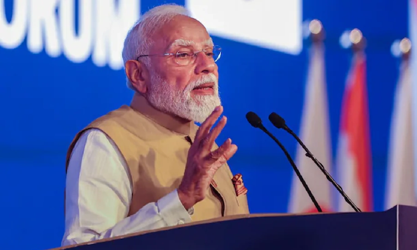 ইরান যুদ্ধে জ্বালানি আতঙ্ক তৈরি হয়েছিল দেশে, কীভাবে মোকাবিলা করল ভারত? জানালেন প্রধানমন্ত্রী নিজেই 