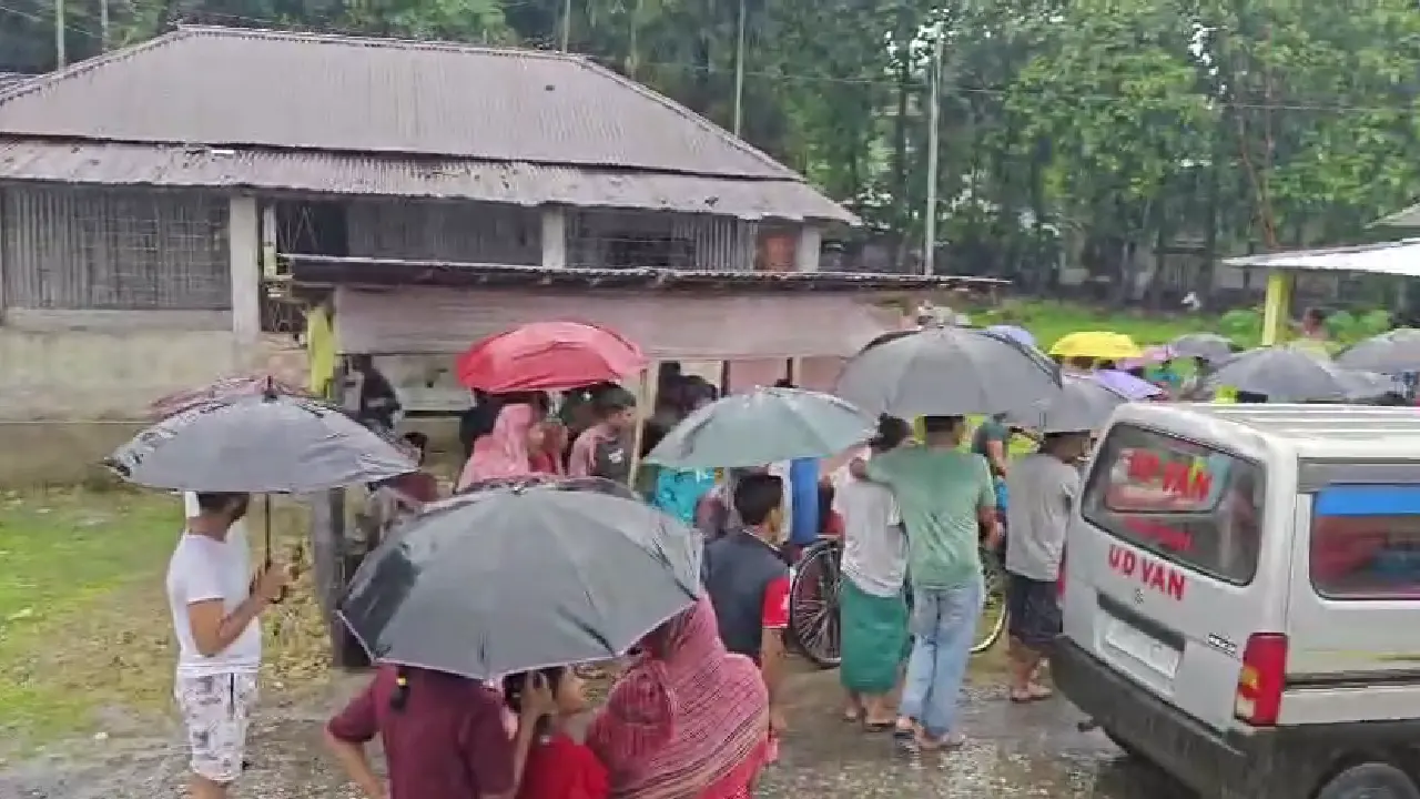 ব্যাঙ্ক যাওয়ার পর নিখোঁজ গৃহবধূ, ক্লাবঘরে উদ্ধার ঝুলন্ত দেহ, চাঞ্চল্য ধূপগুড়িতে 