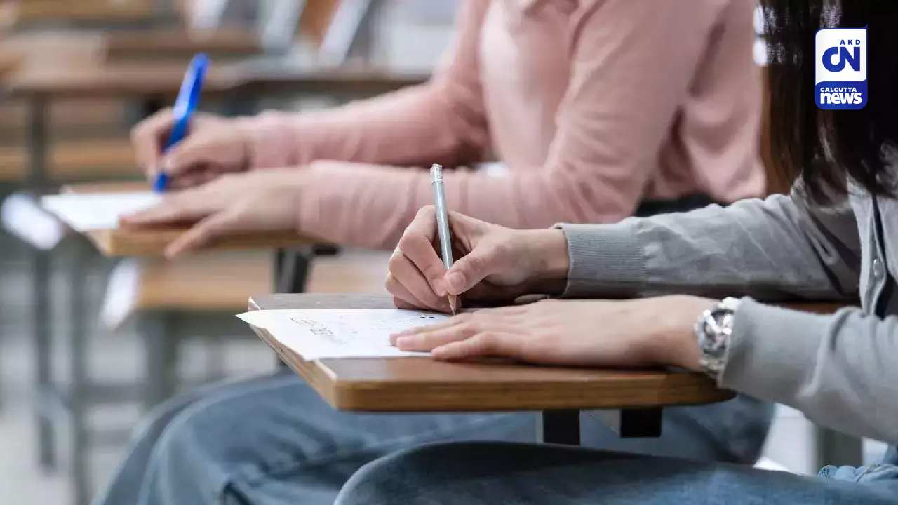 ১০ বছরের জেল, কোটি টাকা জরিমানা! প্রশ্নপত্র ফাঁস রুখতে নয়া আইন...